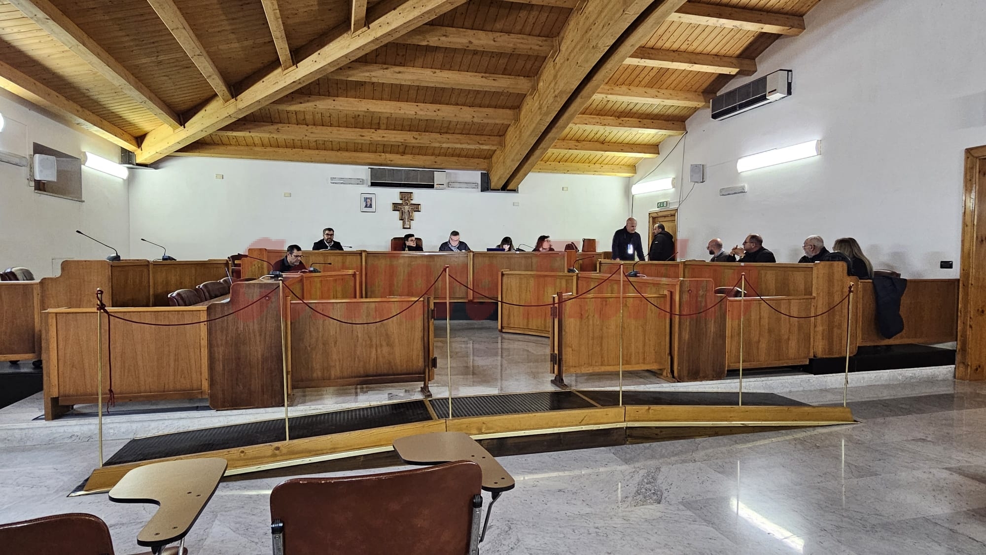 È scontro totale in Consiglio comunale e la maggioranza da “forfait”: “Chi ha causato i debiti fuori bilancio adesso se li voti” È scontro totale in Consiglio comunale e la maggioranza da “forfait”: “Chi ha causato i debiti fuori bilancio adesso se li voti”