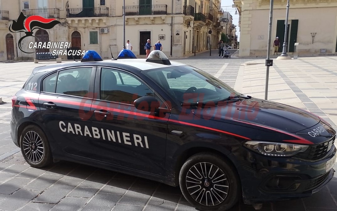 Rosolini, ruba un borsello e minaccia la vittima con un coltello, arrestato dai Carabinieri