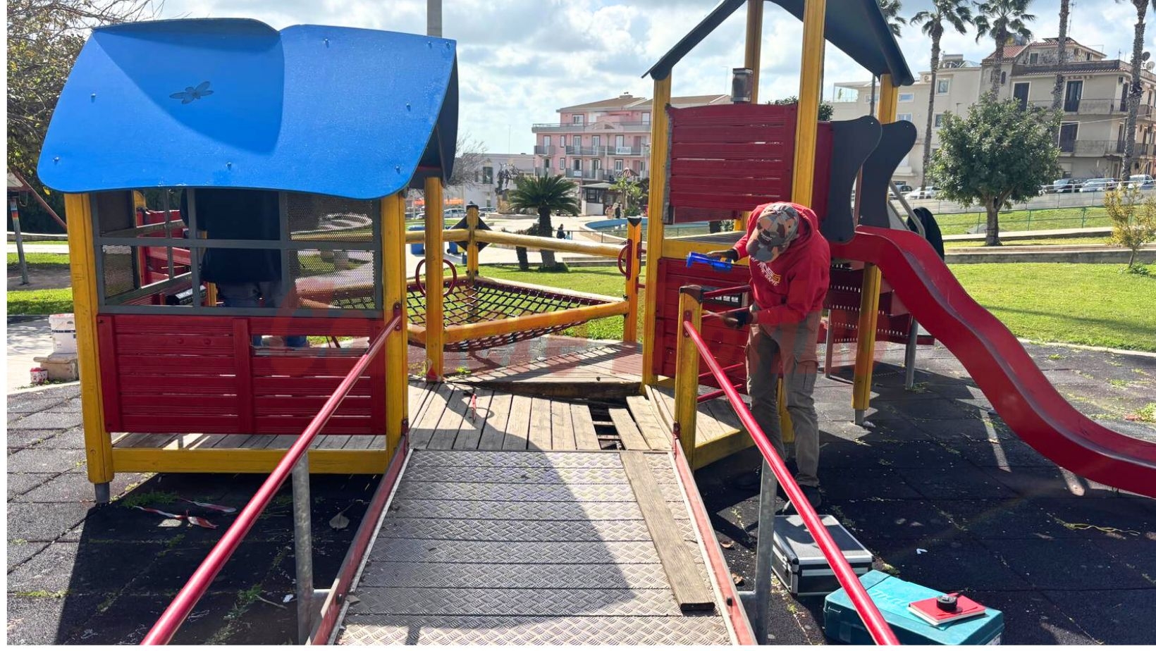 Al via la riqualificazione dei parchi giochi, l’assessore Floriddia: “Spazi sicuri e decorosi per bambini e famiglie”