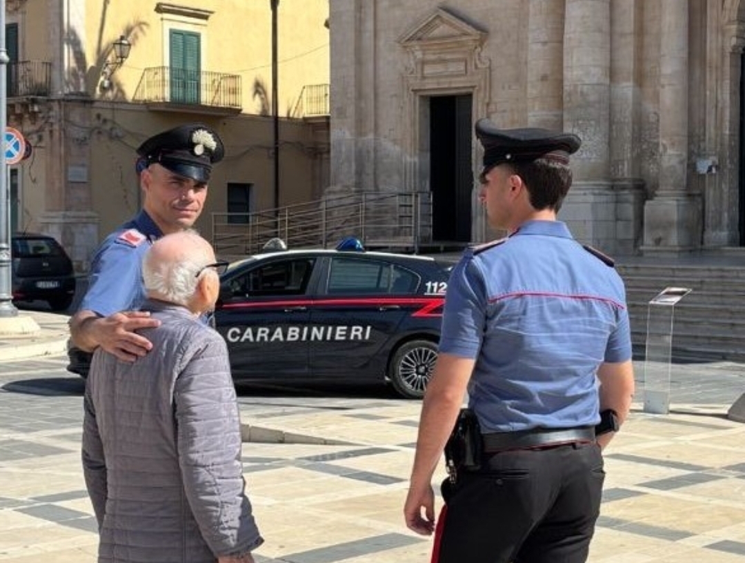 Truffa del finto carabiniere, arrestato 19enne catanese che voleva derubare un anziano 93enne rosolinese Truffa del finto carabiniere, arrestato 19enne catanese che voleva derubare un anziano 93enne rosolinese