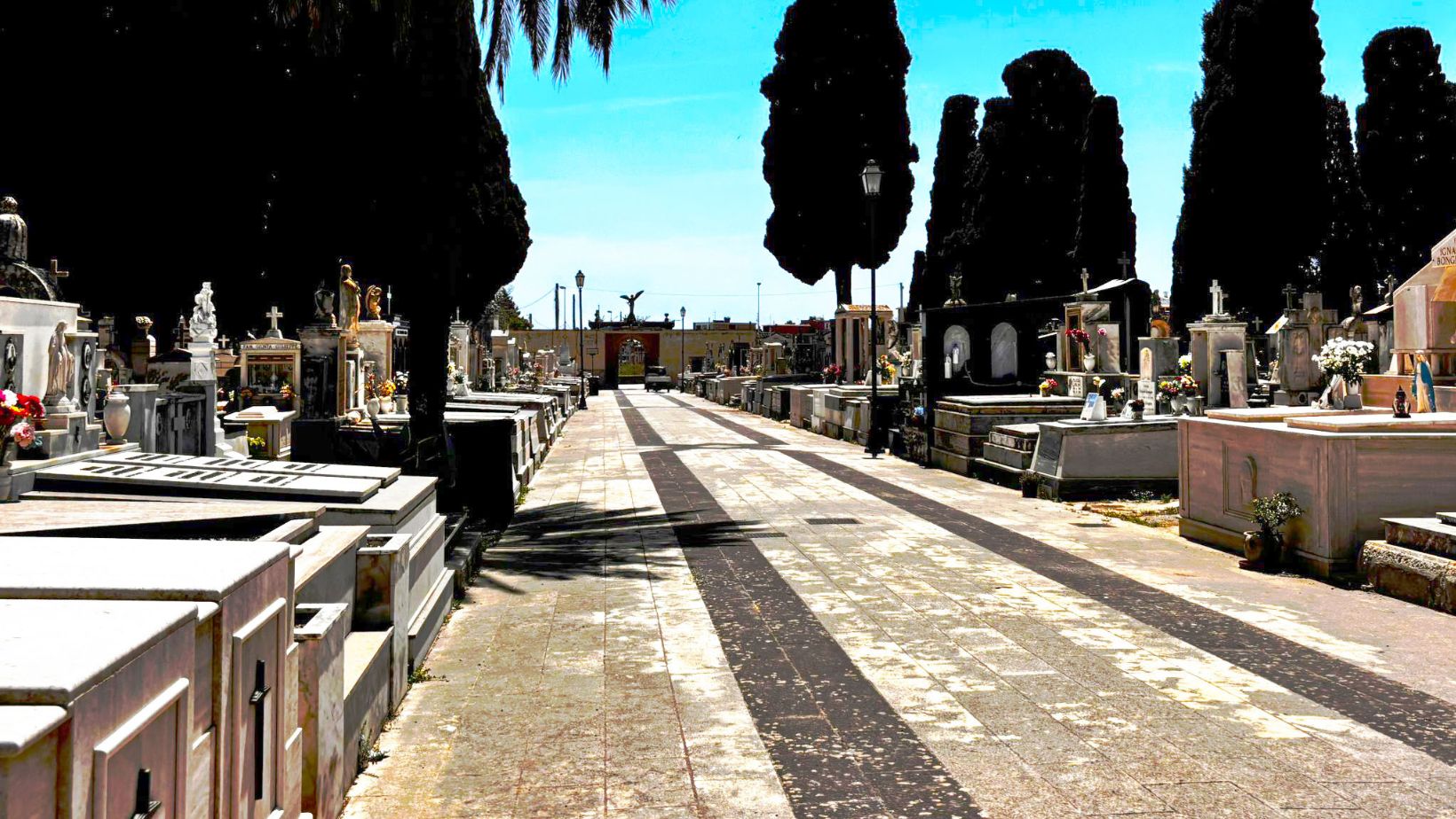 Rosolini, cimitero chiuso per disinfestazione il 13 e 14 maggio
