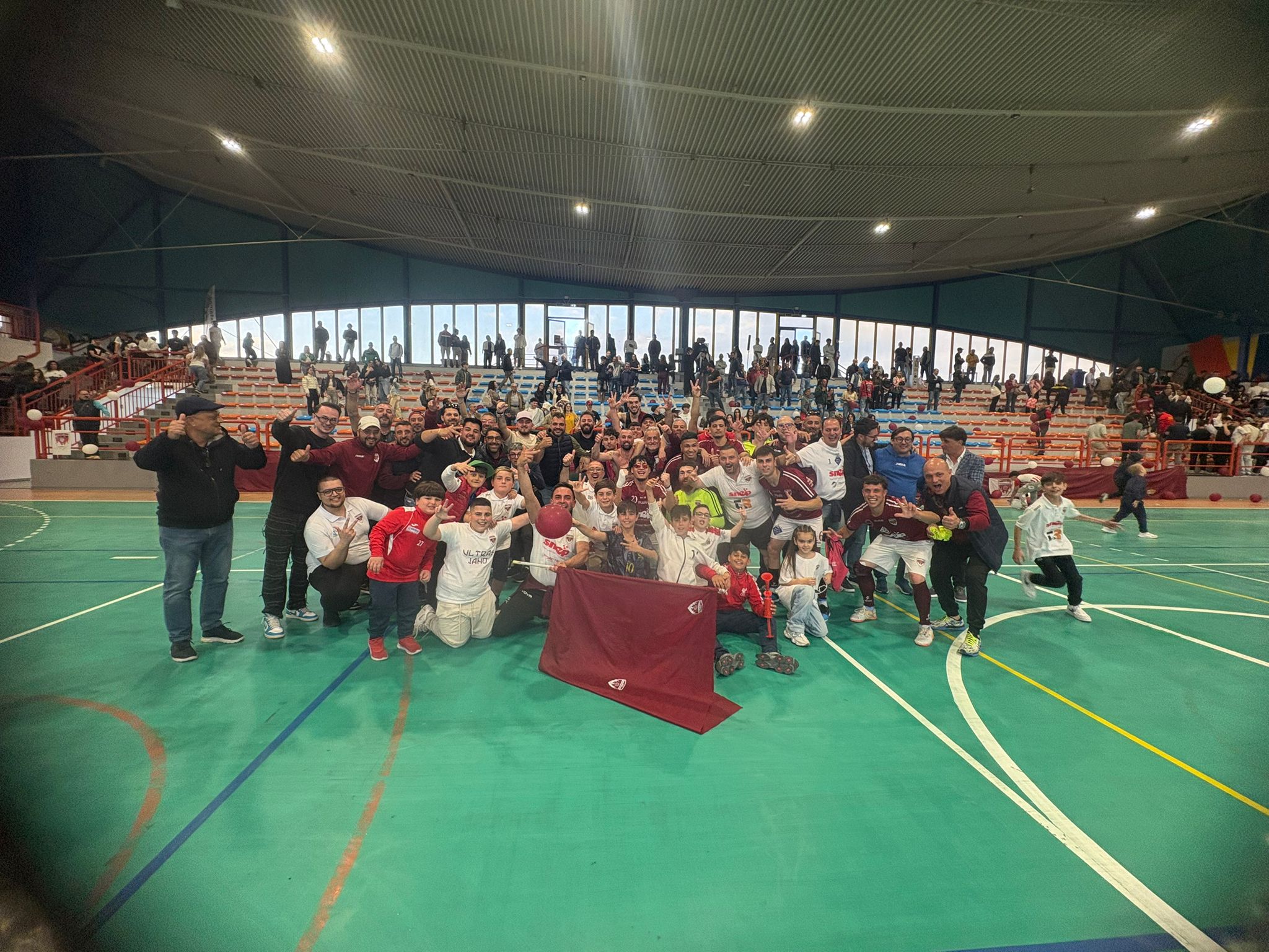 Playoff, notte da sogno: la Trombatore Rosolini travolge il Futsal Palagonia 6–0 e vola alla finale regionale
